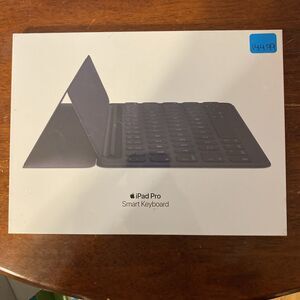 Apple Smart Keyboard A1829 for Apple iPad Pro 10.5" MPTL2LL/A